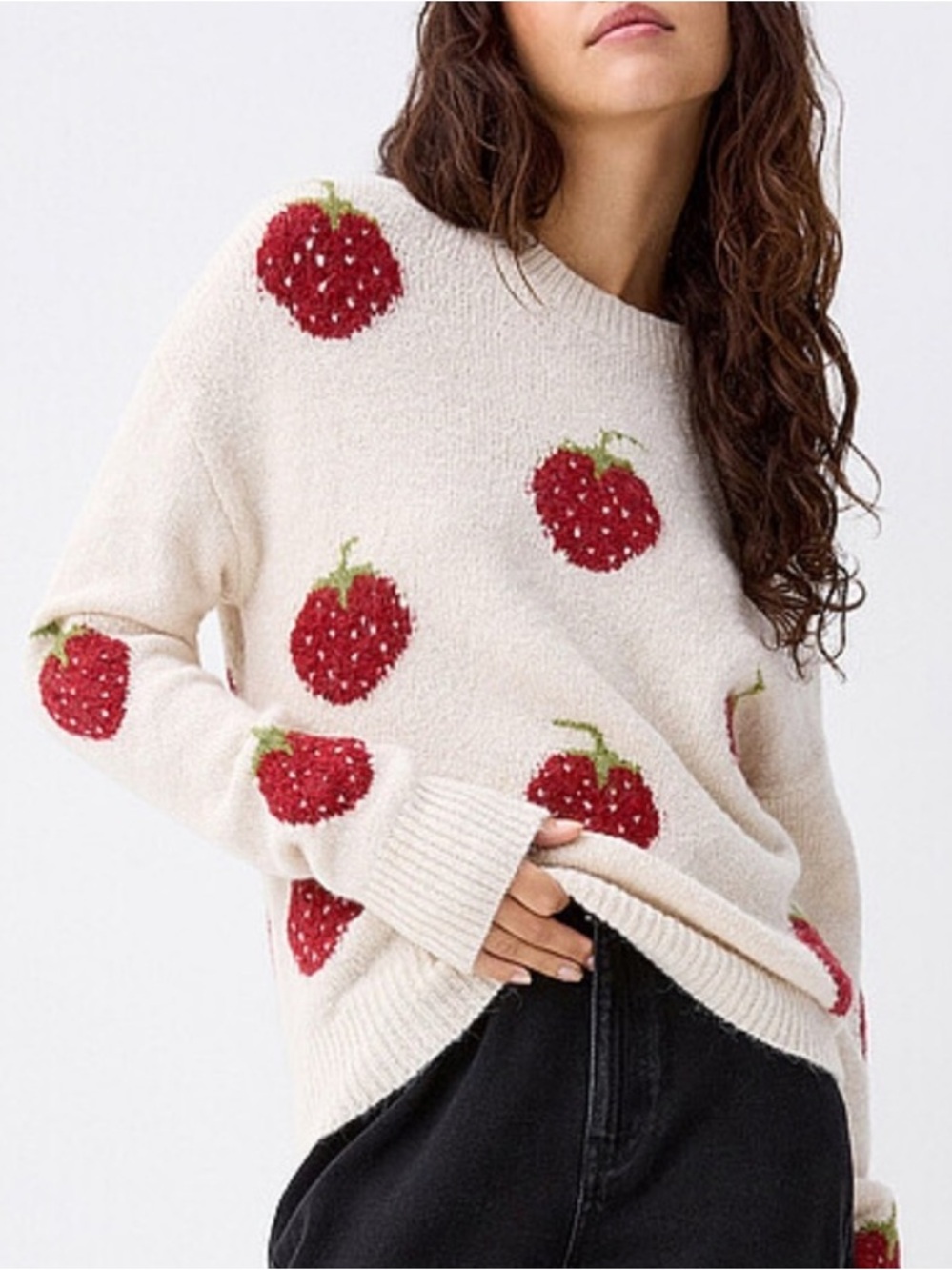 Simons Twik Strawberry Cream Sweater